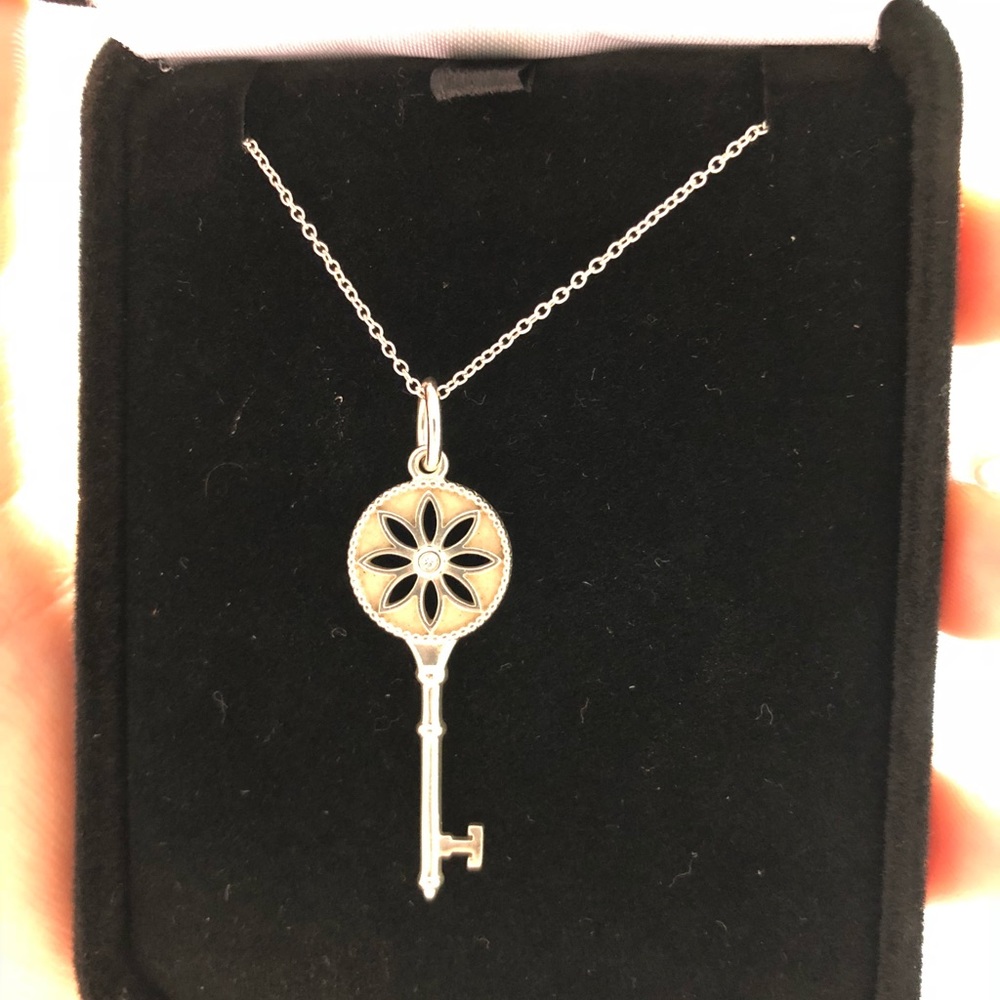Tiffany and Co necklace - Picture 3 of 3